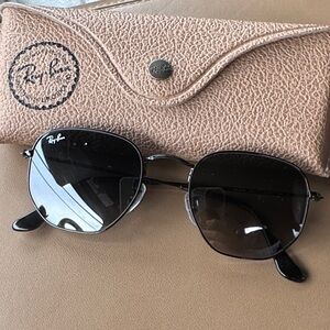 Ray-Ban Black Sunglasses with Tan Case black glasses and frame RB3548